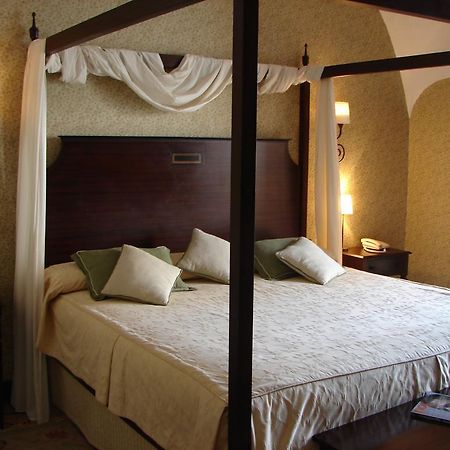 Hotel Casa Escobar & Jerez Valencia de Alcantara Room photo