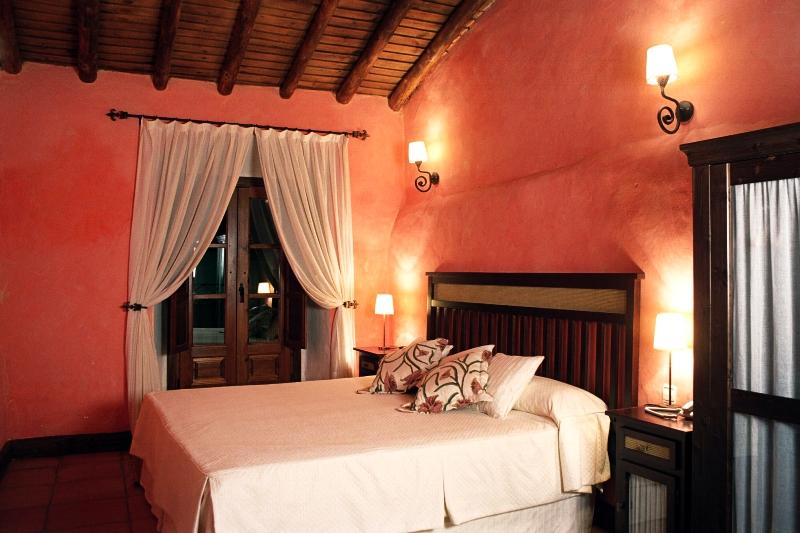 Hotel Casa Escobar & Jerez Valencia de Alcantara Room photo