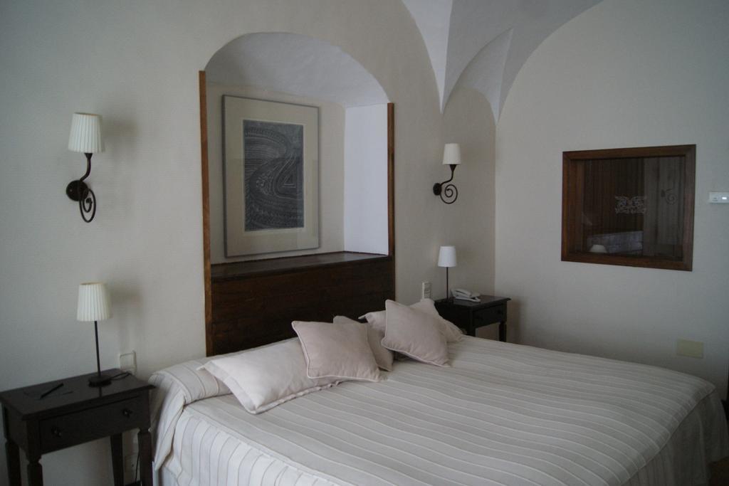 Hotel Casa Escobar & Jerez Valencia de Alcantara Room photo