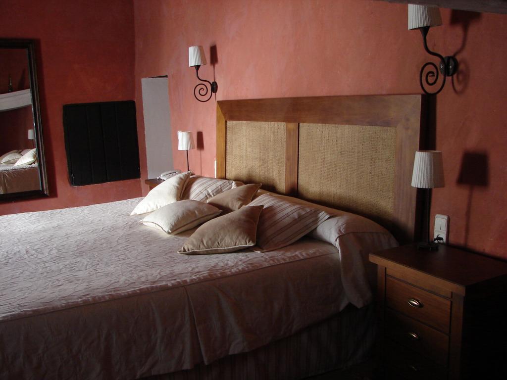 Hotel Casa Escobar & Jerez Valencia de Alcantara Room photo